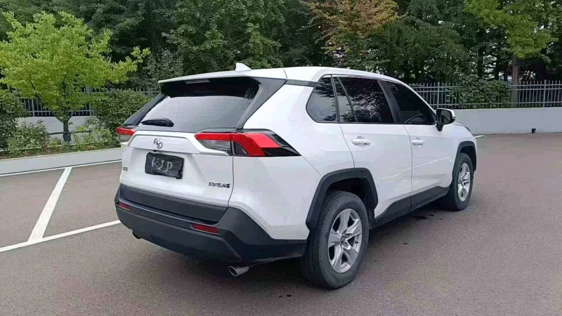 烟台23年丰田RAV4荣放9