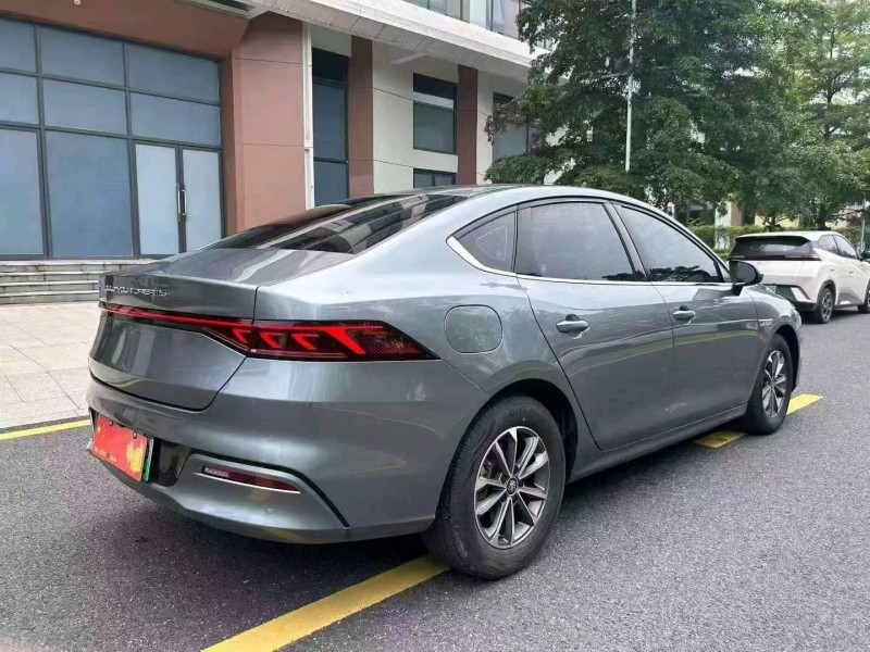 广州25年比亚迪秦8