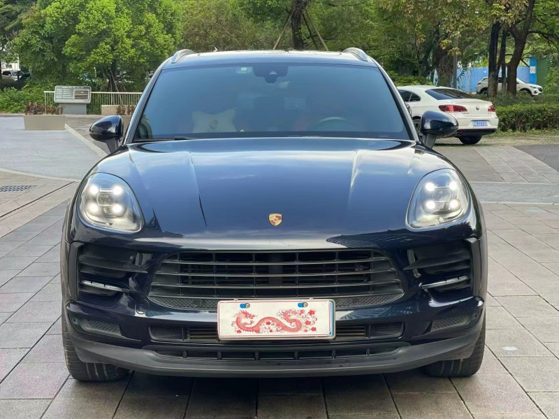 佛山19年保时捷Macan1