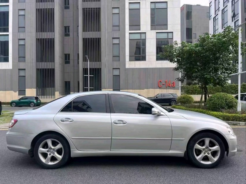 广州10年丰田锐志6
