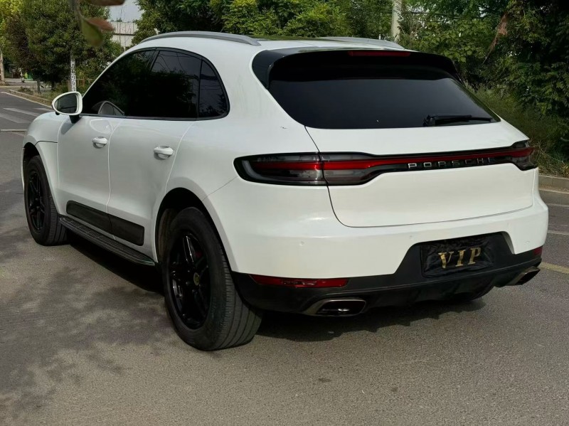 新乡15年保时捷Macan6