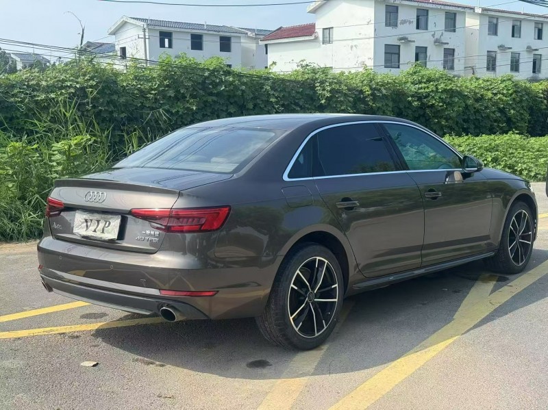 新乡17年奥迪A4L7