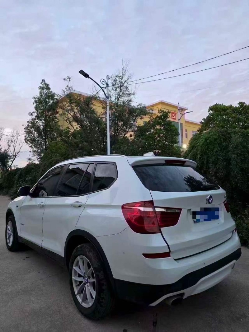 东营16年宝马X38