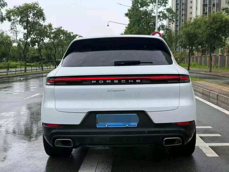 宜昌24年保时捷卡宴9