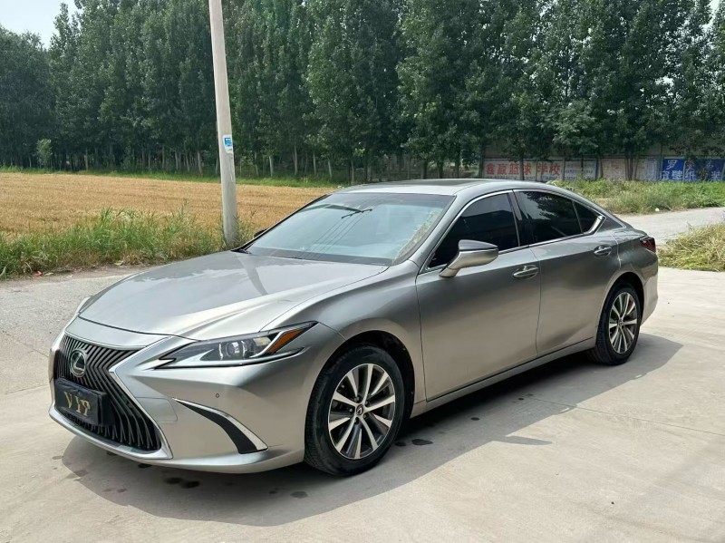 新乡21年雷克萨斯ES3