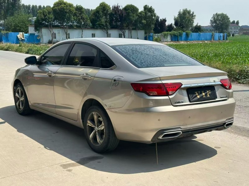 新乡18年吉利帝豪8