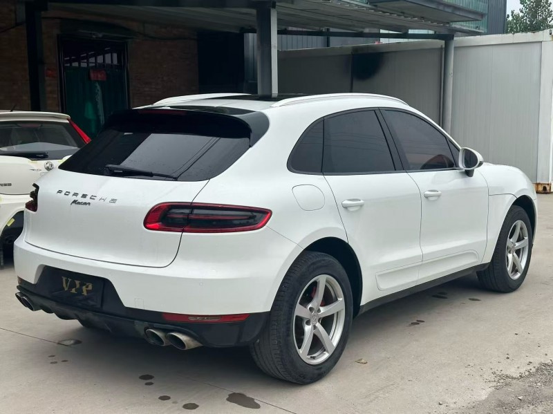 新乡16年保时捷Macan3