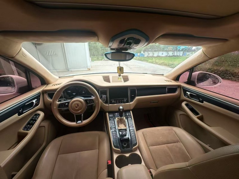 新乡16年保时捷Macan7