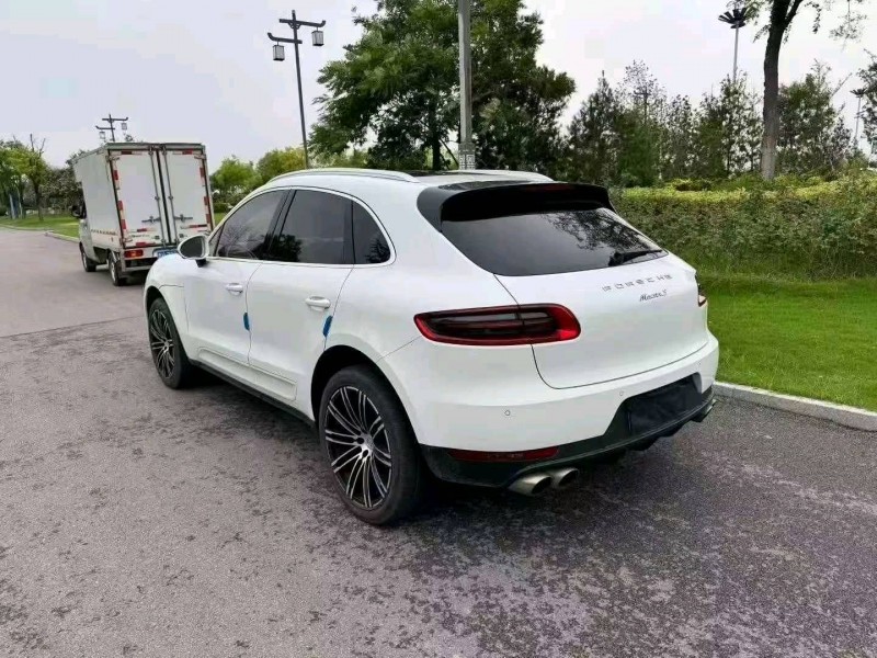东营15年保时捷Macan8