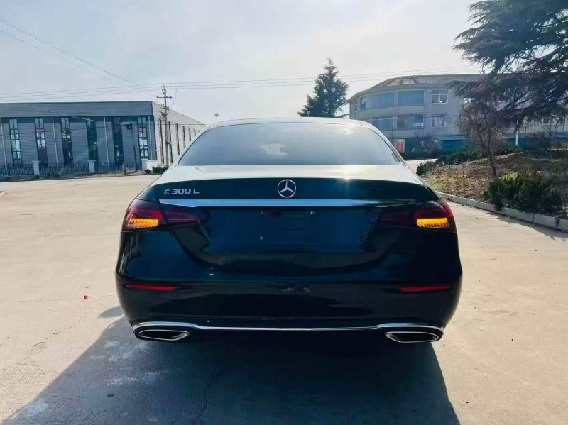东营21年奔驰E8