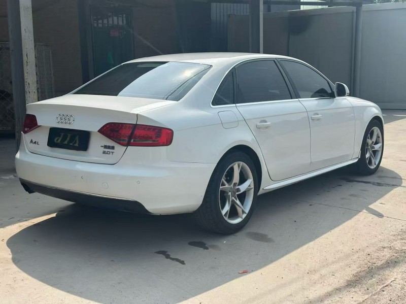 新乡12年奥迪A4L6