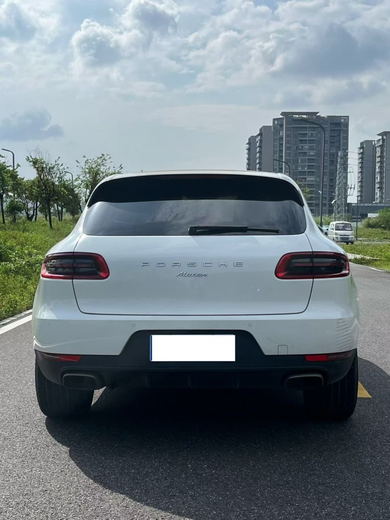 江门17年保时捷Macan9