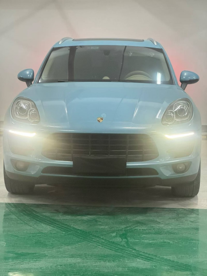 重庆15年保时捷Macan1