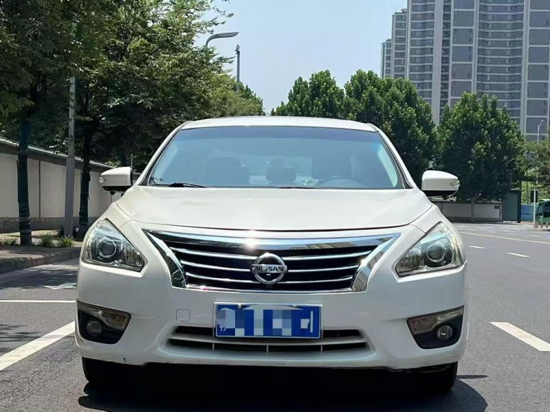 郑州16年日产天籁1