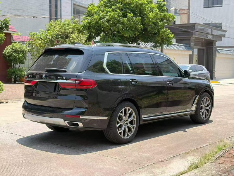 中山22年宝马X77
