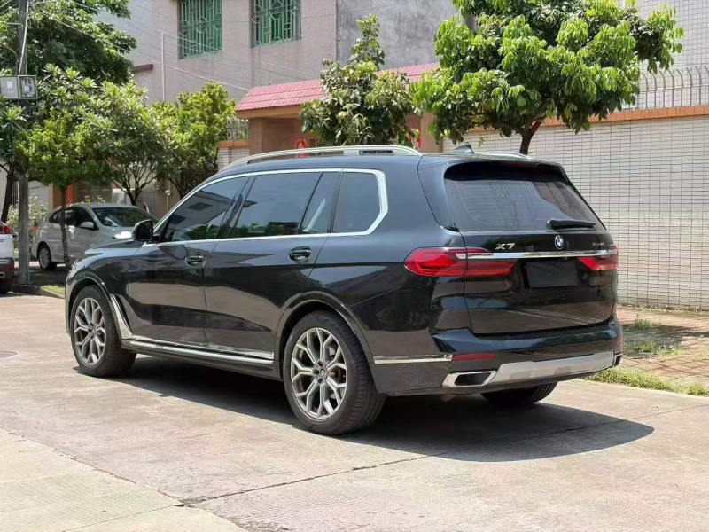 中山22年宝马X78