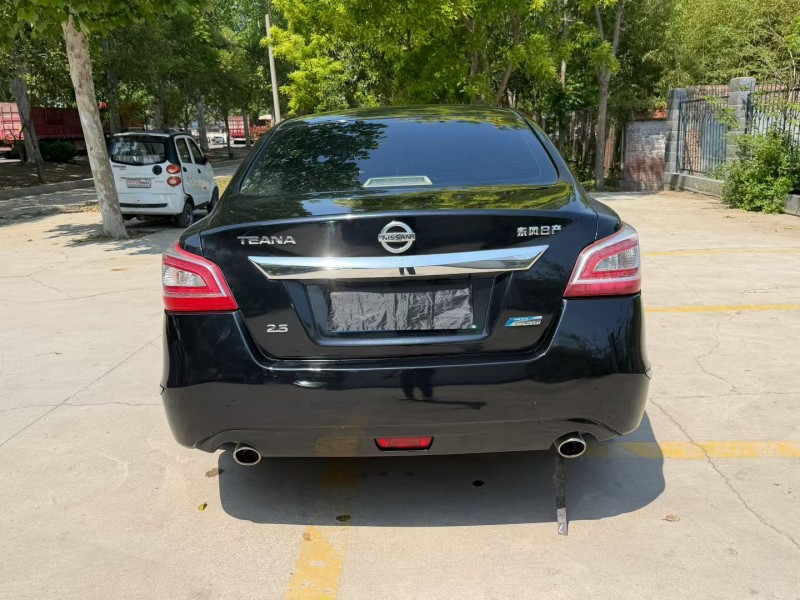 济宁14年日产天籁9