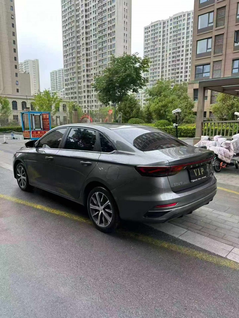 苏州23年吉利帝豪8