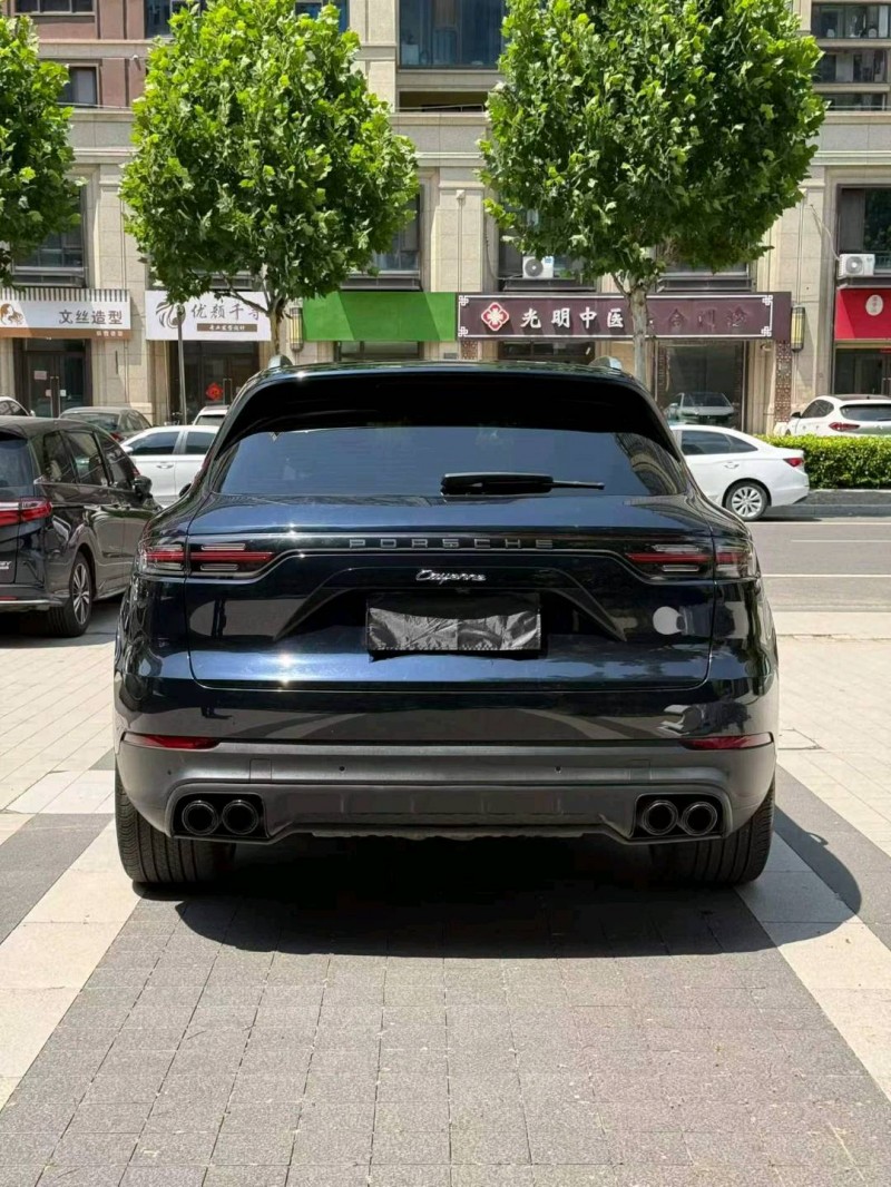 徐州22年保时捷卡宴9