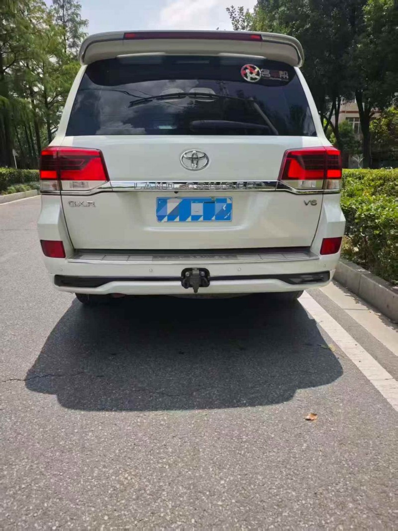 武汉17年丰田兰德酷路泽8