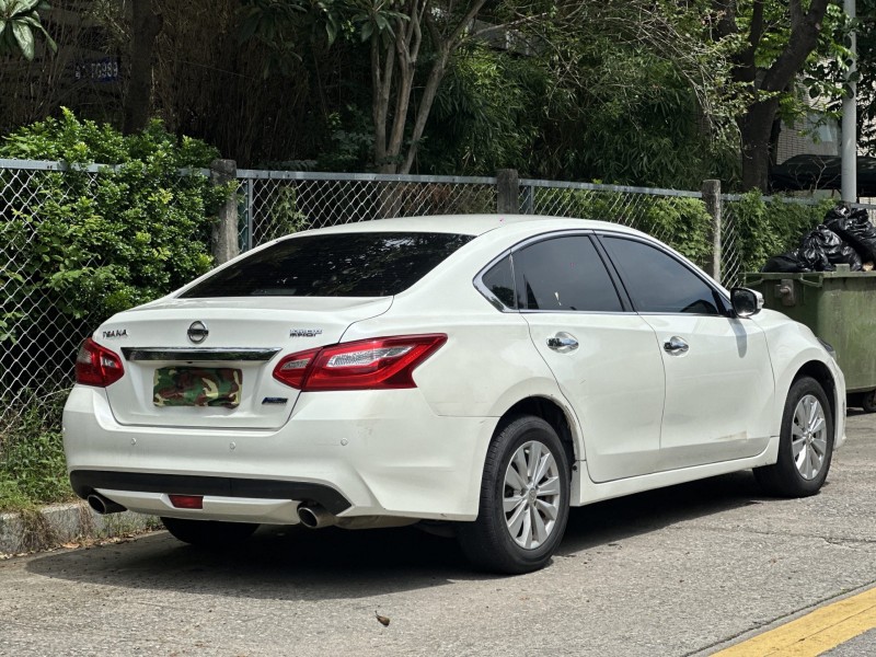 东莞18年日产天籁8
