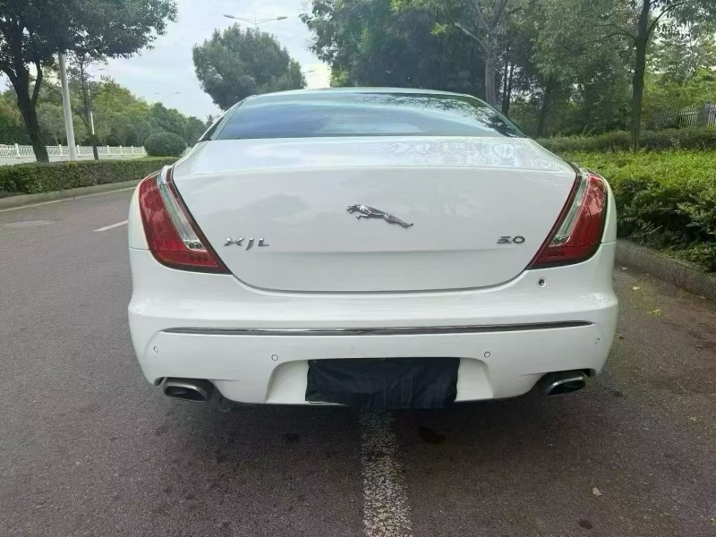 娄底12年捷豹XJL9