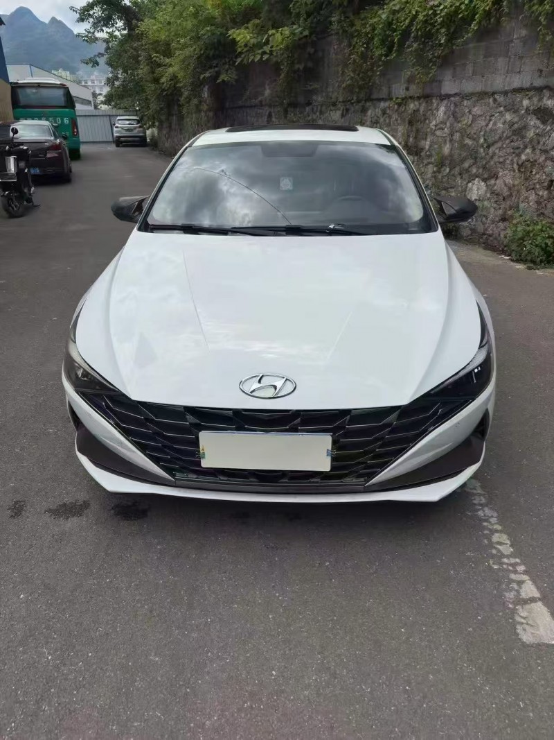 贵阳22年现代伊兰特1