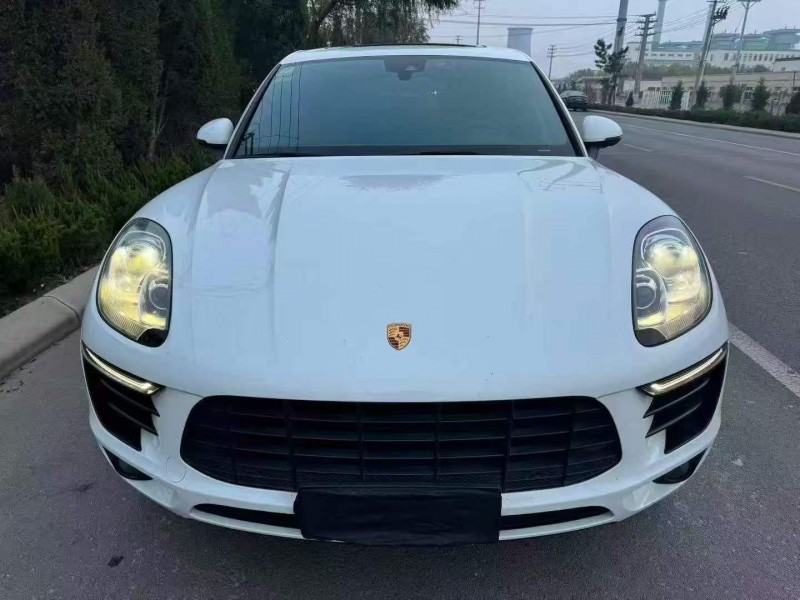 枣庄18年保时捷Macan1