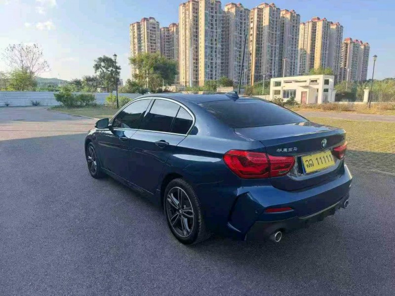 南宁23年宝马1系7
