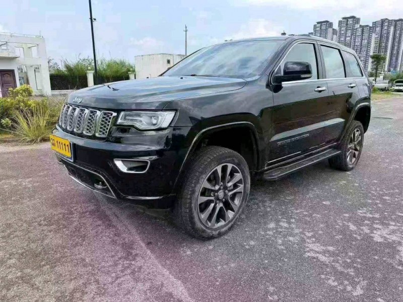 南宁18年Jeep大切诺基2