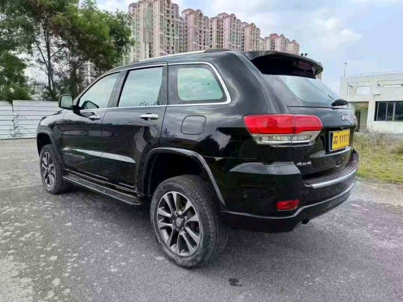 南宁18年Jeep大切诺基7