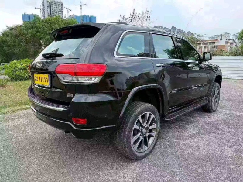 南宁18年Jeep大切诺基8
