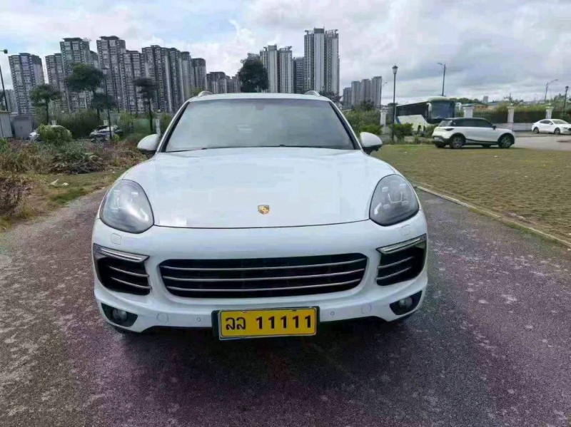 南宁17年保时捷卡宴1