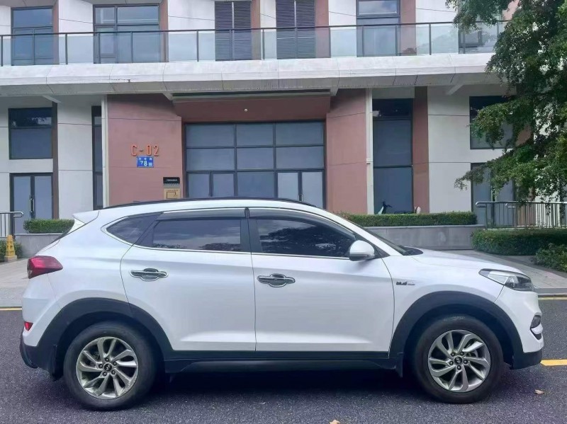 广州17年现代途胜6