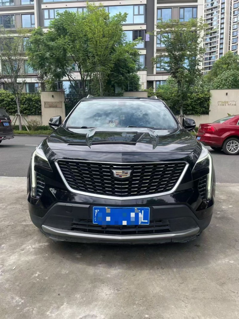 成都20年凯迪拉克XT41