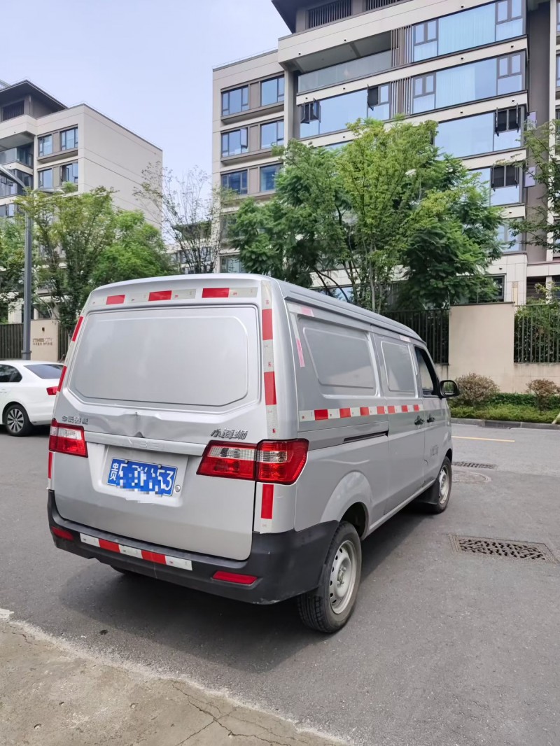 成都23年华晨海狮7