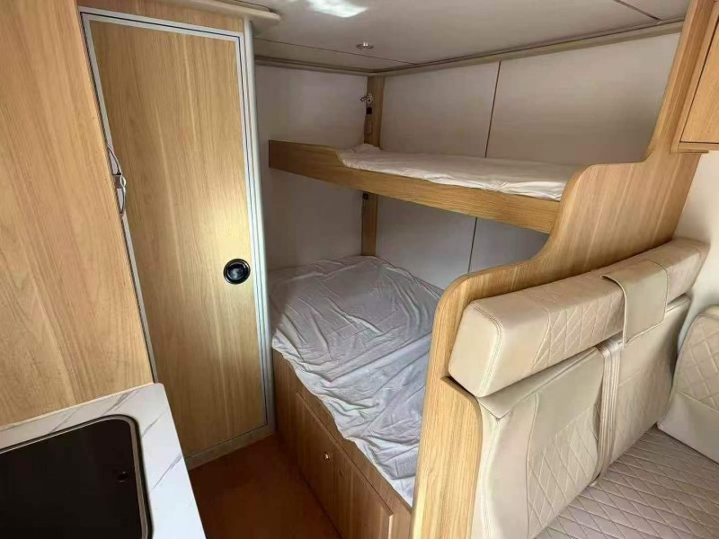 枣庄21年依维柯房车7
