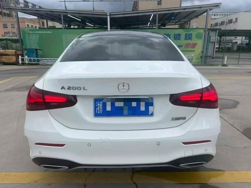 绍兴23年奔驰A8