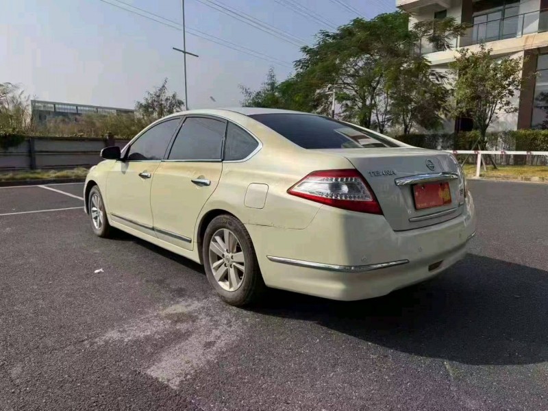 广州12年日产天籁8
