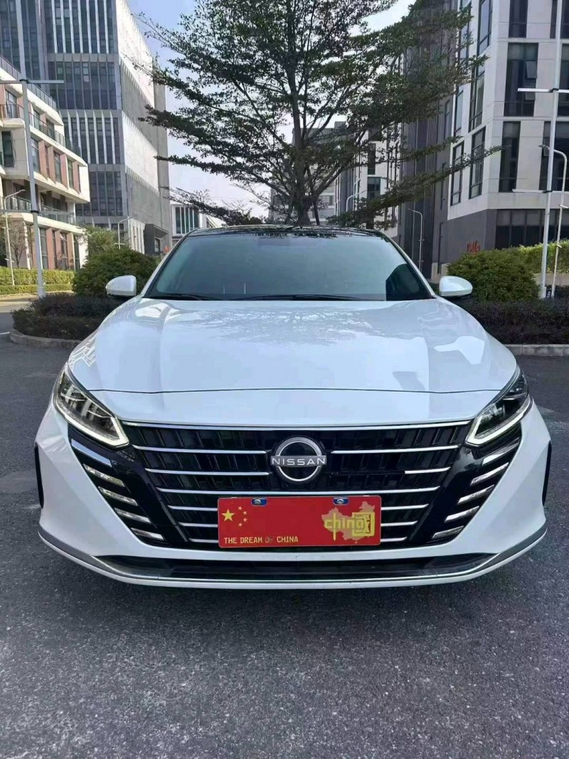 广州25年日产天籁1
