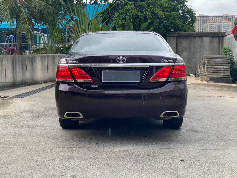 海口14年丰田皇冠9