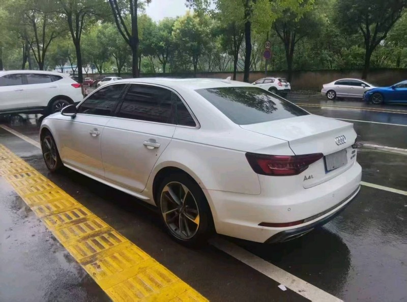 武汉19年奥迪A4L4