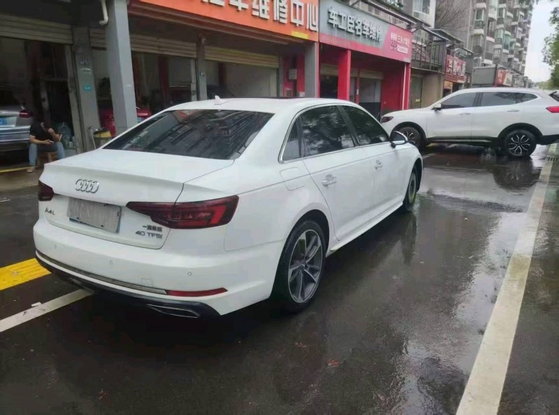 武汉19年奥迪A4L5
