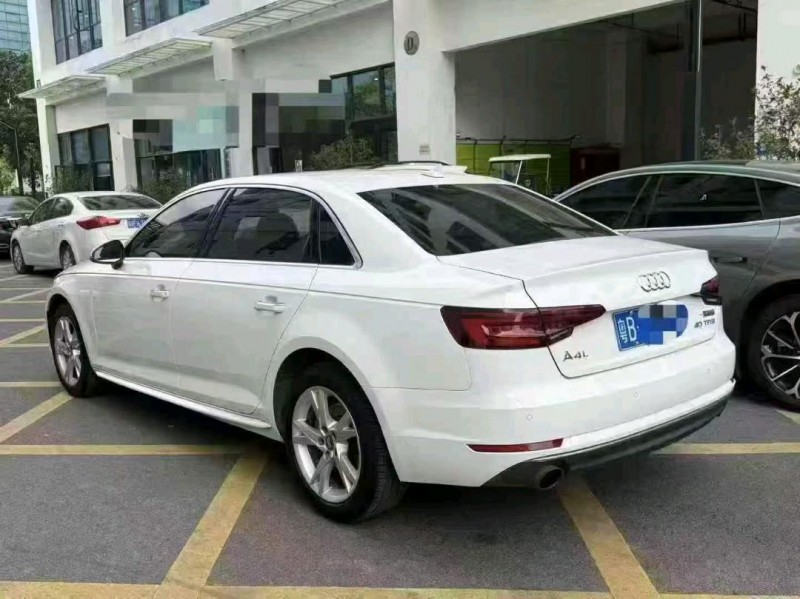 广州18年奥迪A4L9