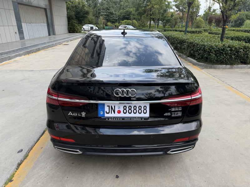 济宁22年奥迪A6L9