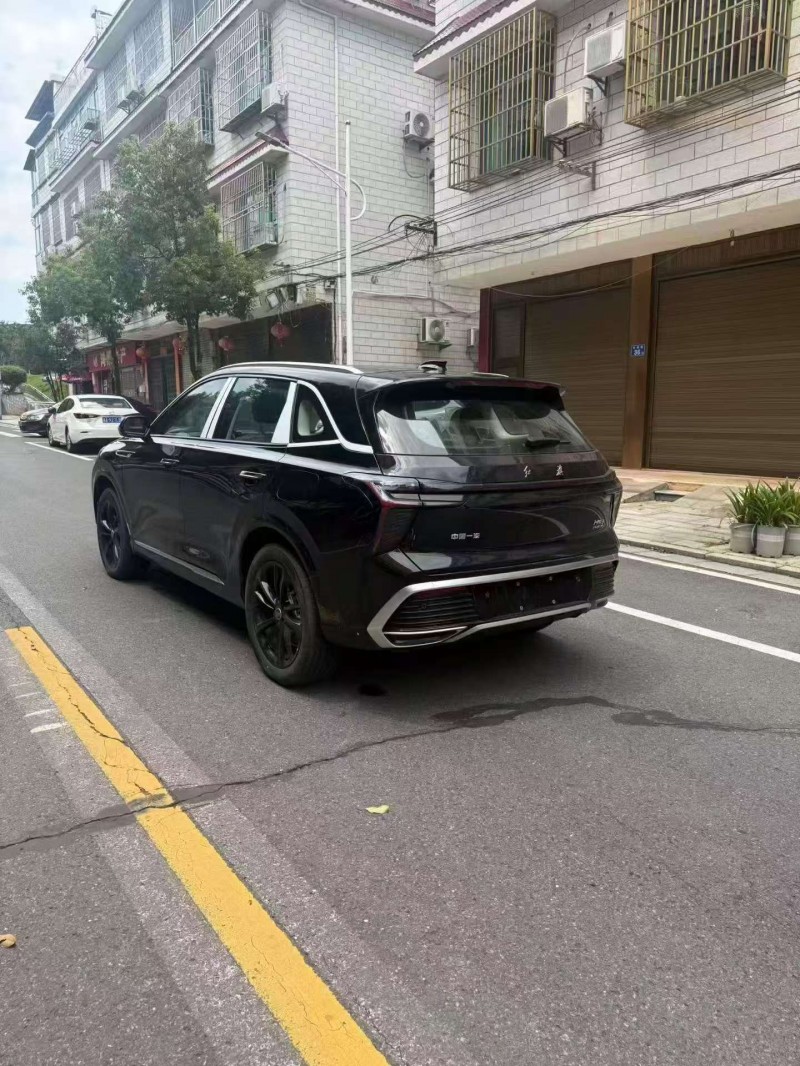 邵阳26年红旗HS39