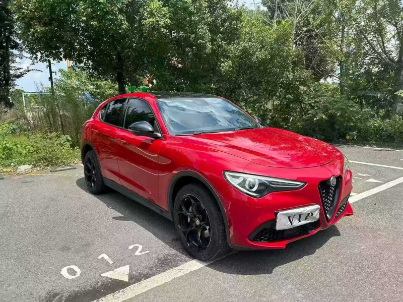 淮安19年阿尔法·罗密欧Stelvio2