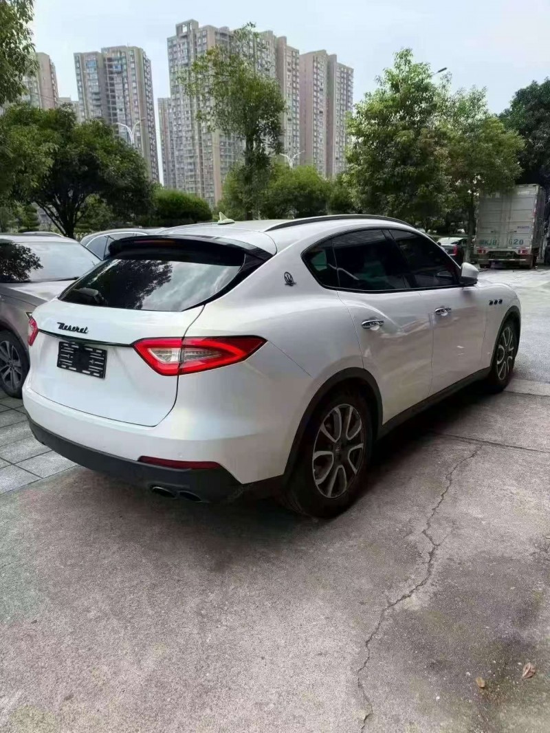 衡阳17年玛莎拉蒂Levante4