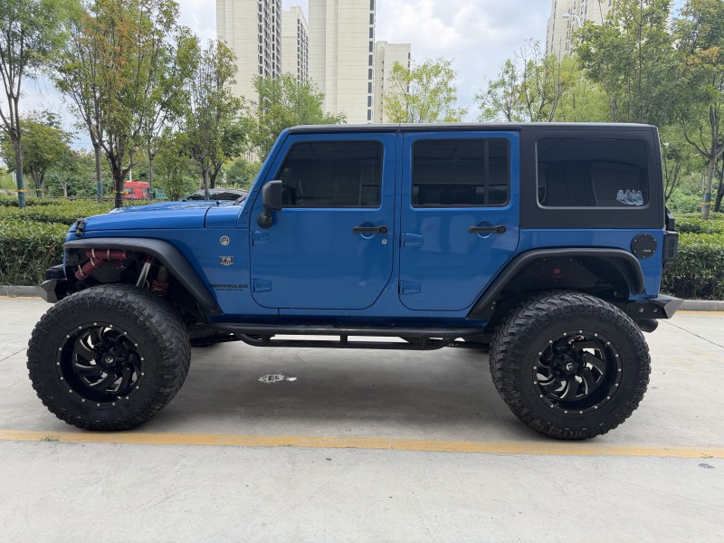 济宁16年Jeep牧马人5