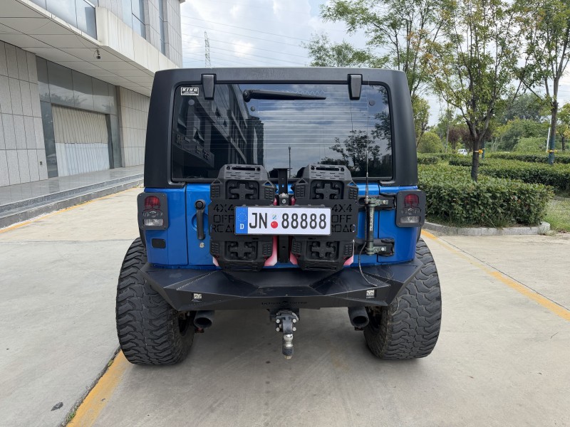 济宁16年Jeep牧马人9